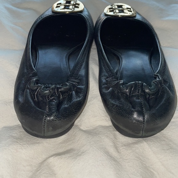 Tory Burch Gold Logo Black Flats Size 7 - Picture 2 of 6